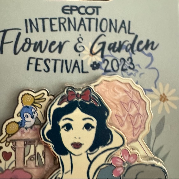 NWT. Snow White Disney Pin - 2023 Epcot Flower and Garden Festival - LE 4000 - Picture 7 of 8